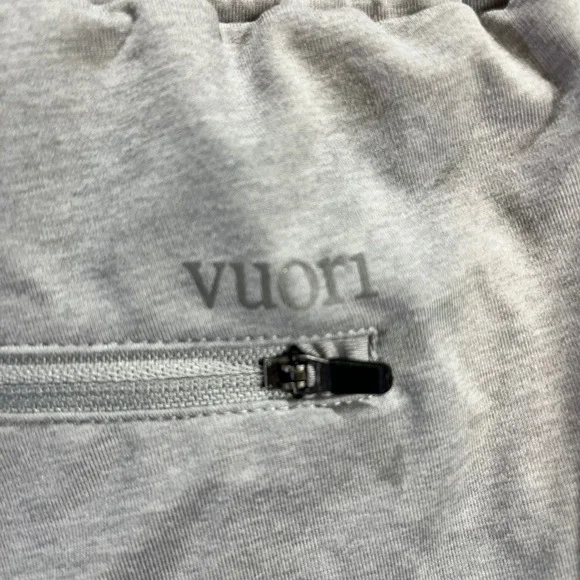 Vuori Mens Light Gray Performance Athletic Shorts Zipper Pockets Size XL
